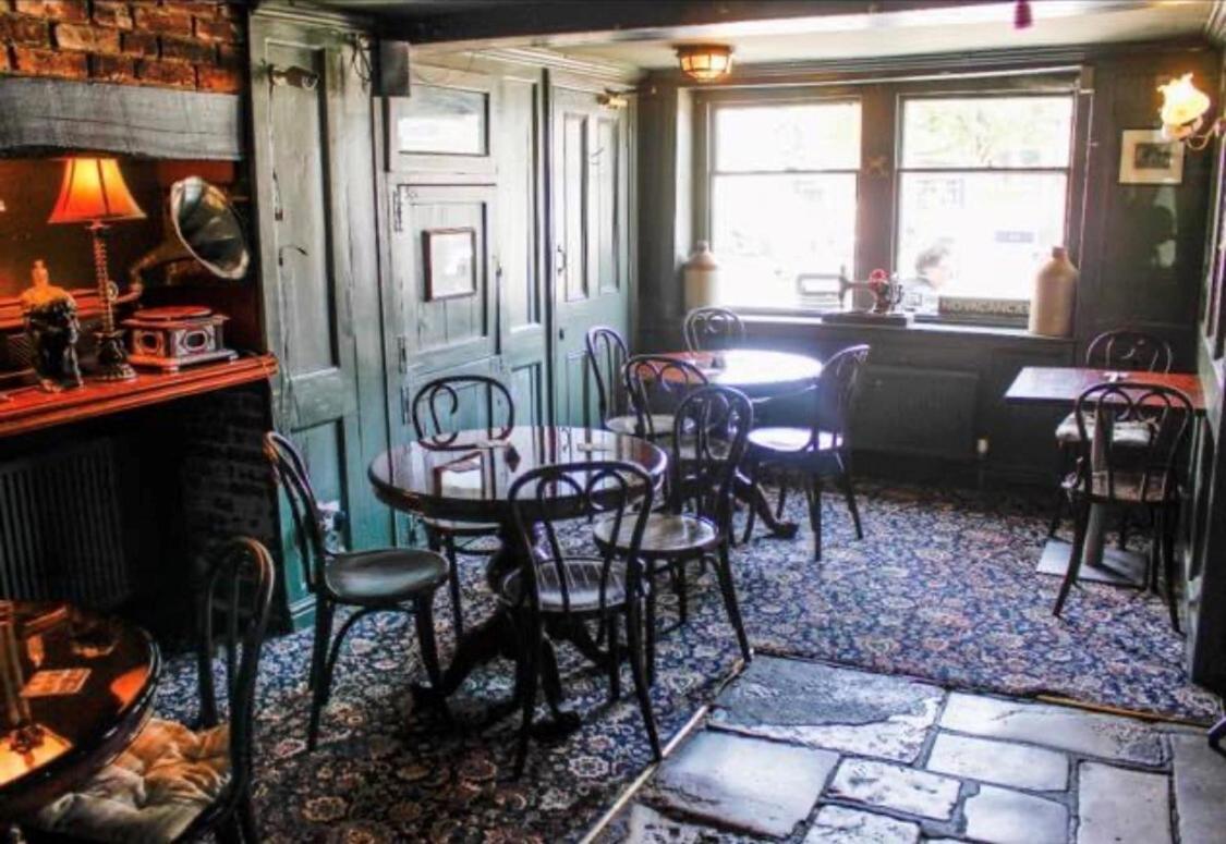 ניופורט Wheatsheaf Hotel מראה חיצוני תמונה