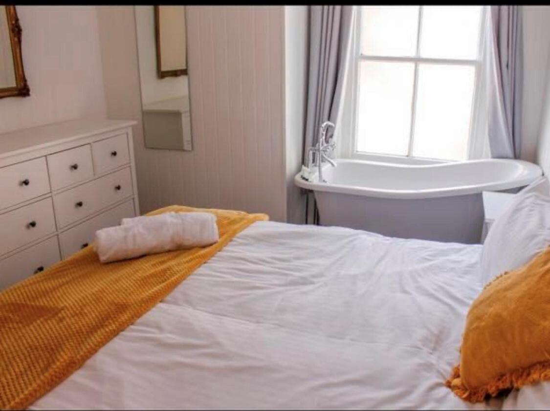 ניופורט Wheatsheaf Hotel מראה חיצוני תמונה