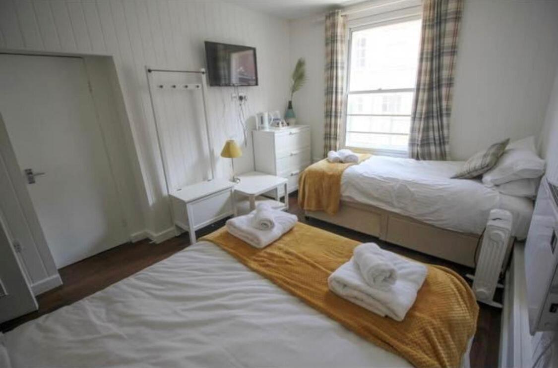ניופורט Wheatsheaf Hotel מראה חיצוני תמונה