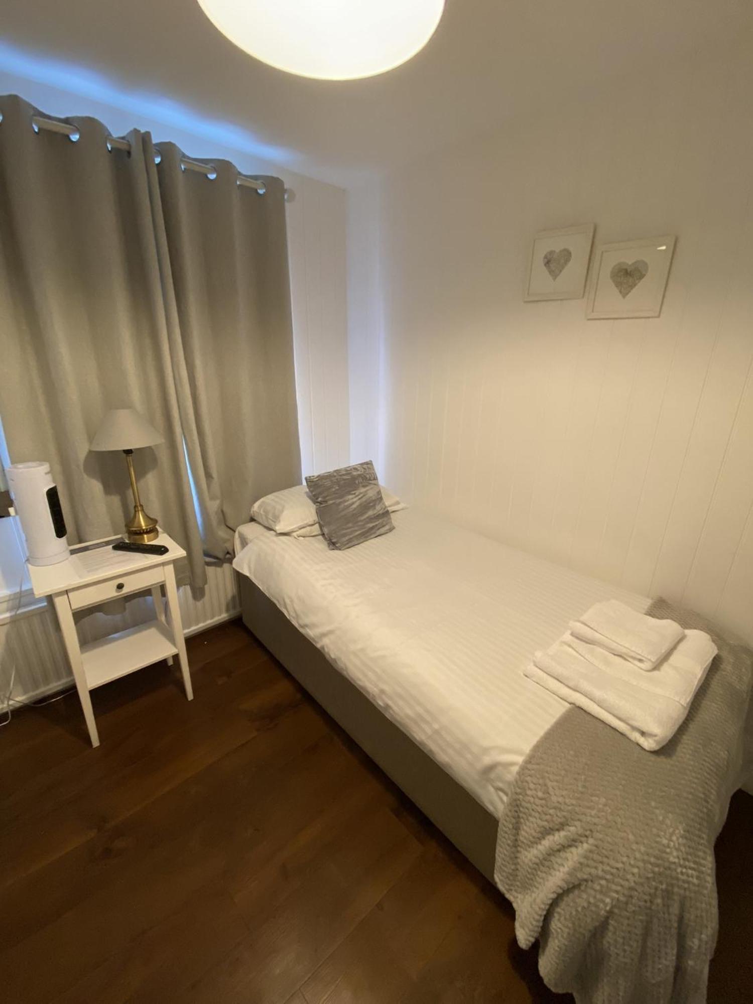 ניופורט Wheatsheaf Hotel חדר תמונה