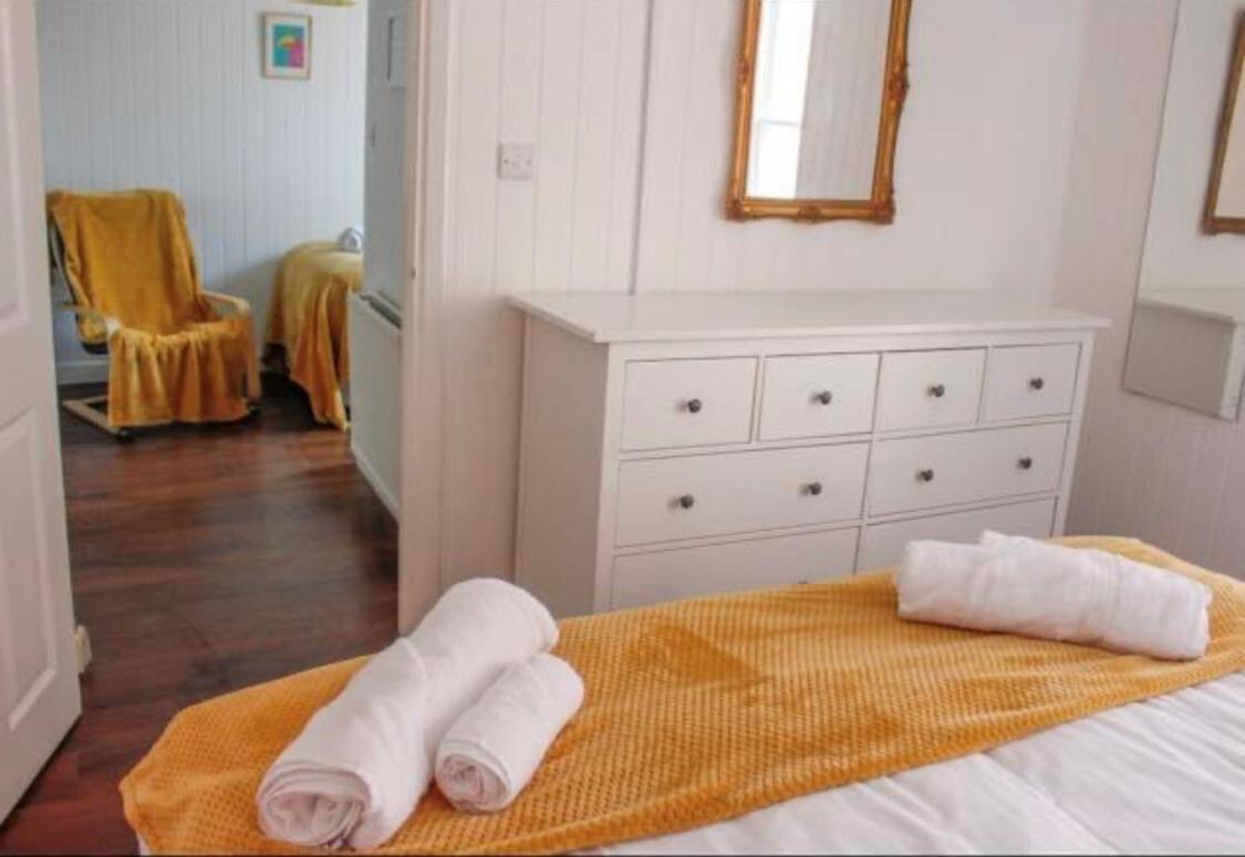 ניופורט Wheatsheaf Hotel מראה חיצוני תמונה